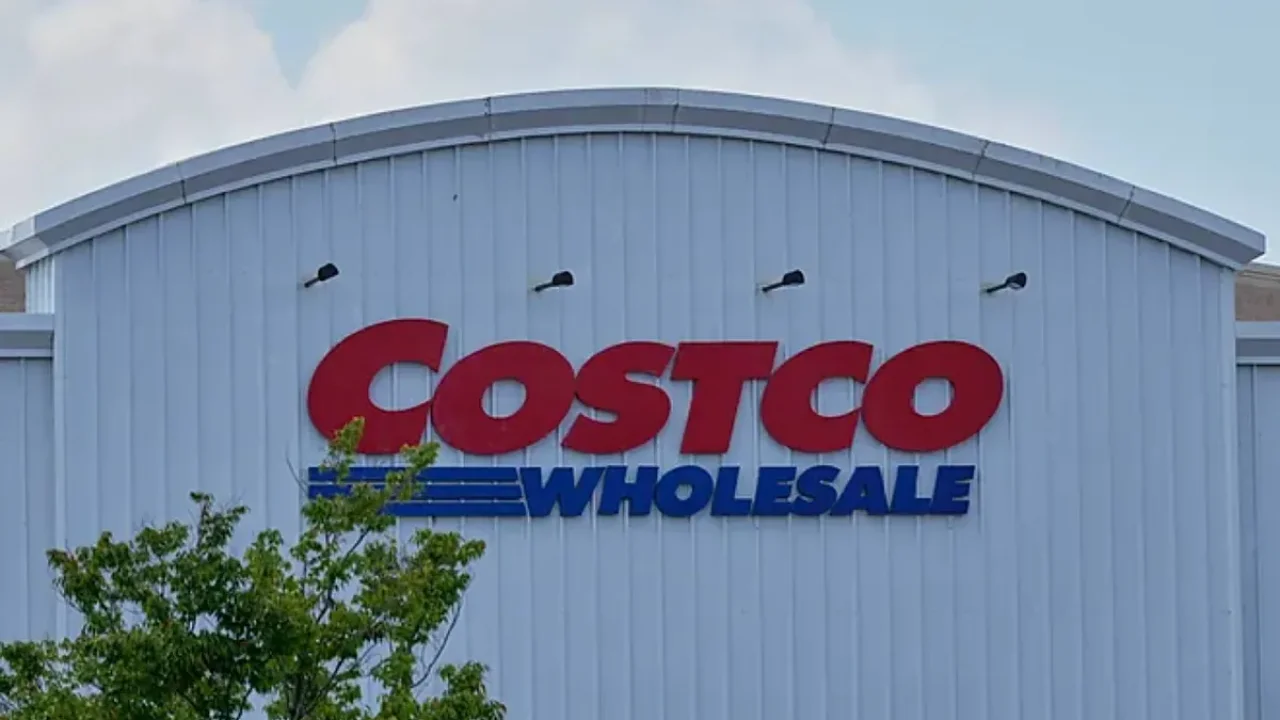 costco-minimum-wage-workers-discover-what-their-pa