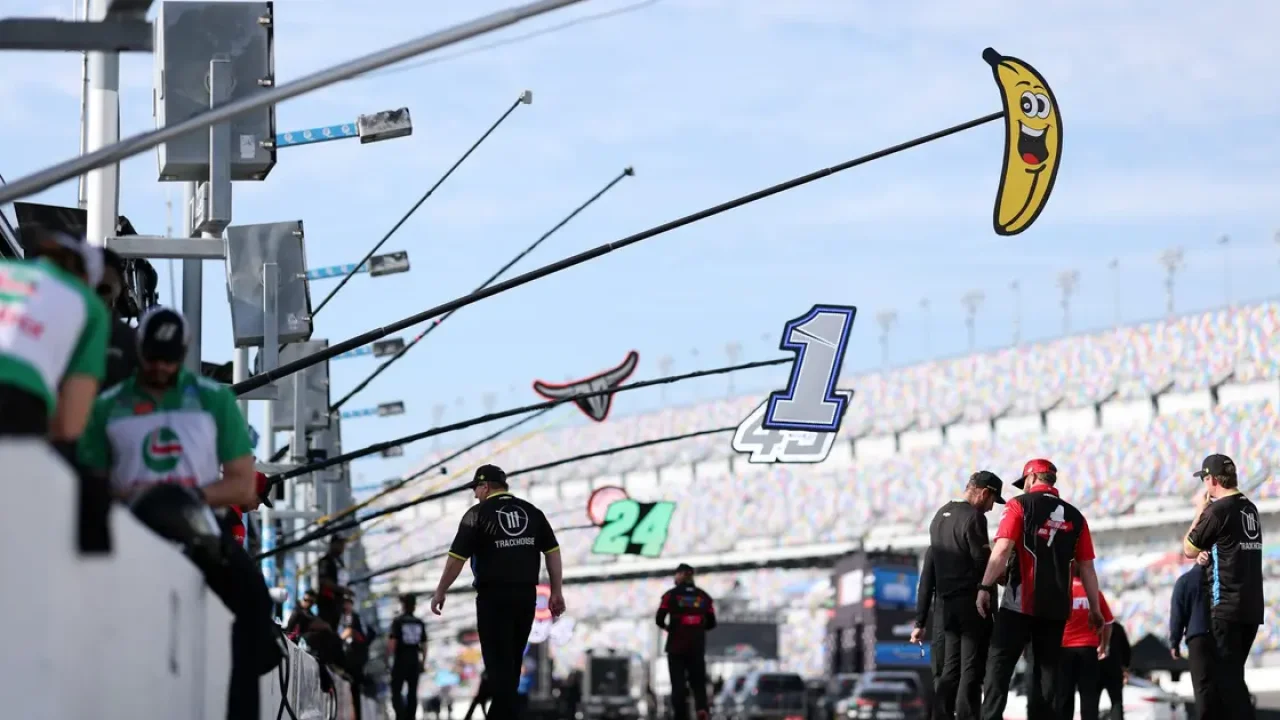 daytona-500-start-time-moved-up-one-hour-as-severe