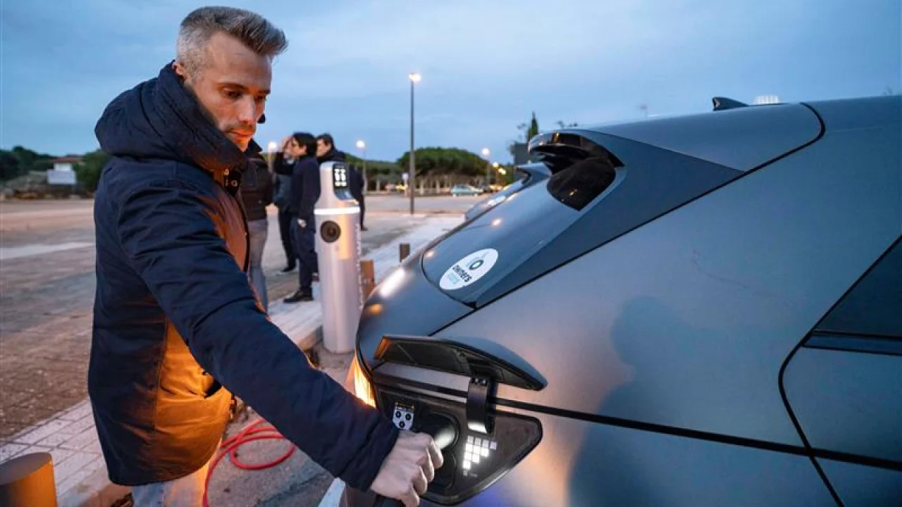 El crecimiento silencioso del 44% en recarga coches eléctricos que está transformando España en 2025