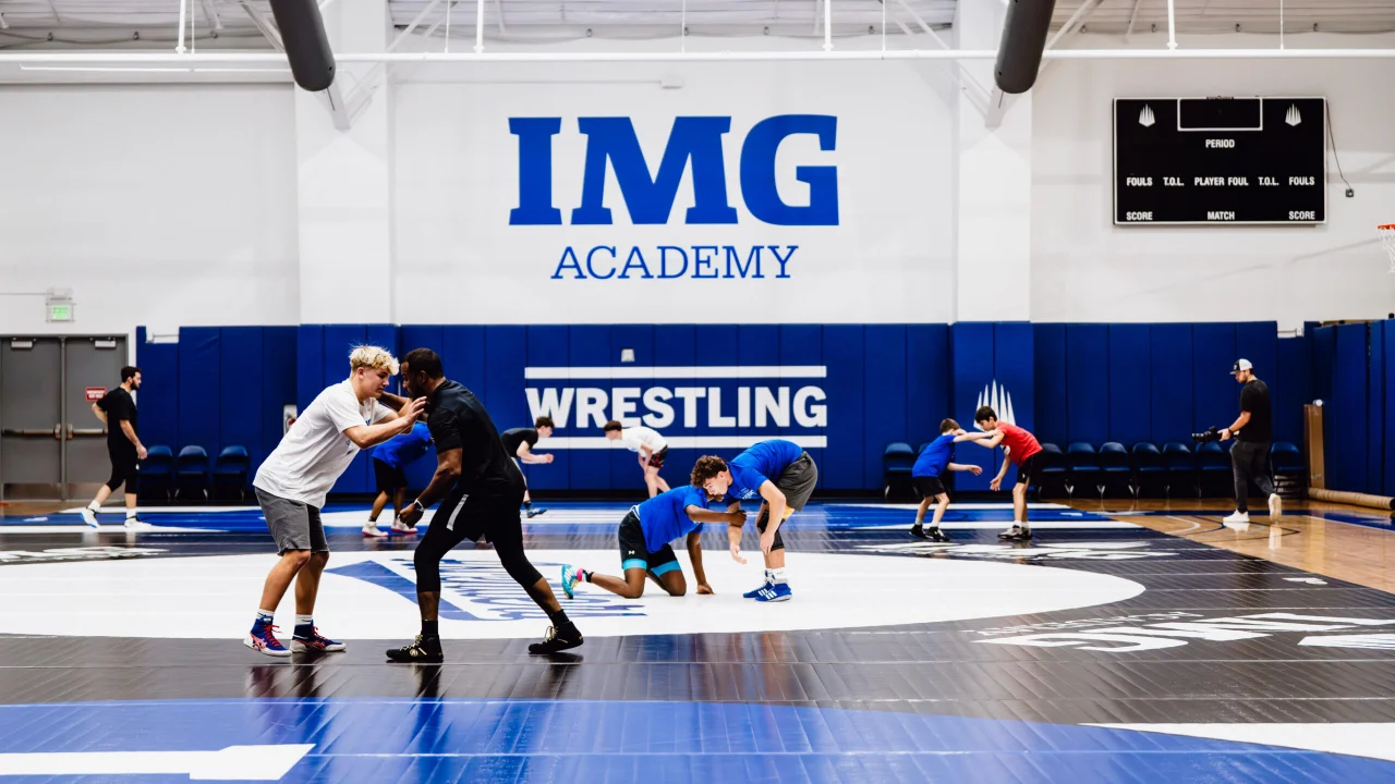 Escuela de élite en Florida paga multa millonaria por matricular hijos de capos mexicanos