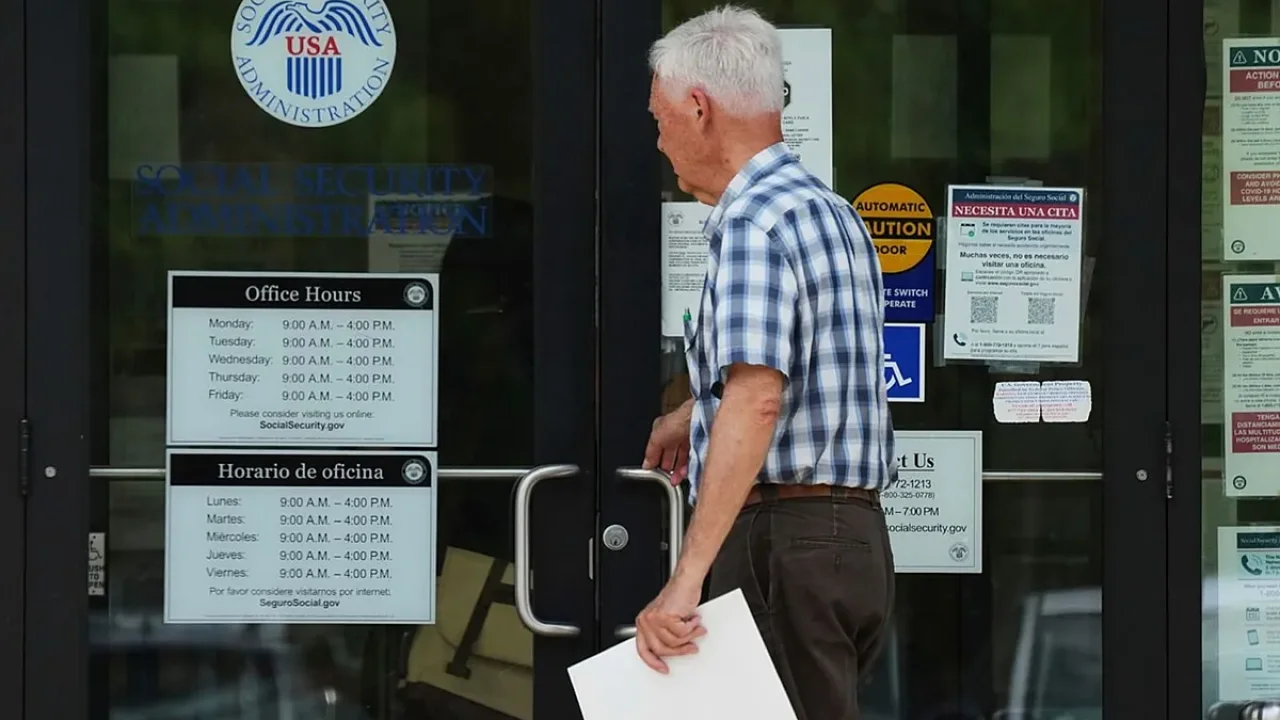 former-ssa-data-director-warns-300-million-america