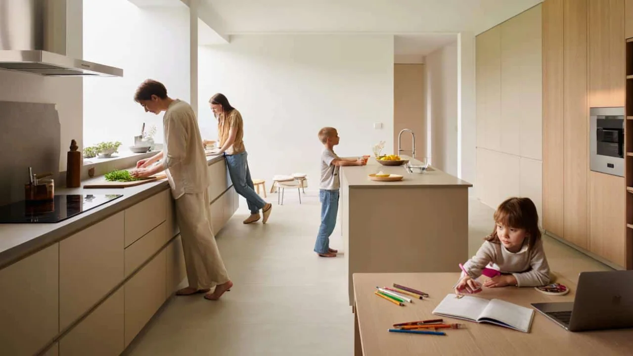 kitchen-peninsula-walls-are-quietly-replacing-isla