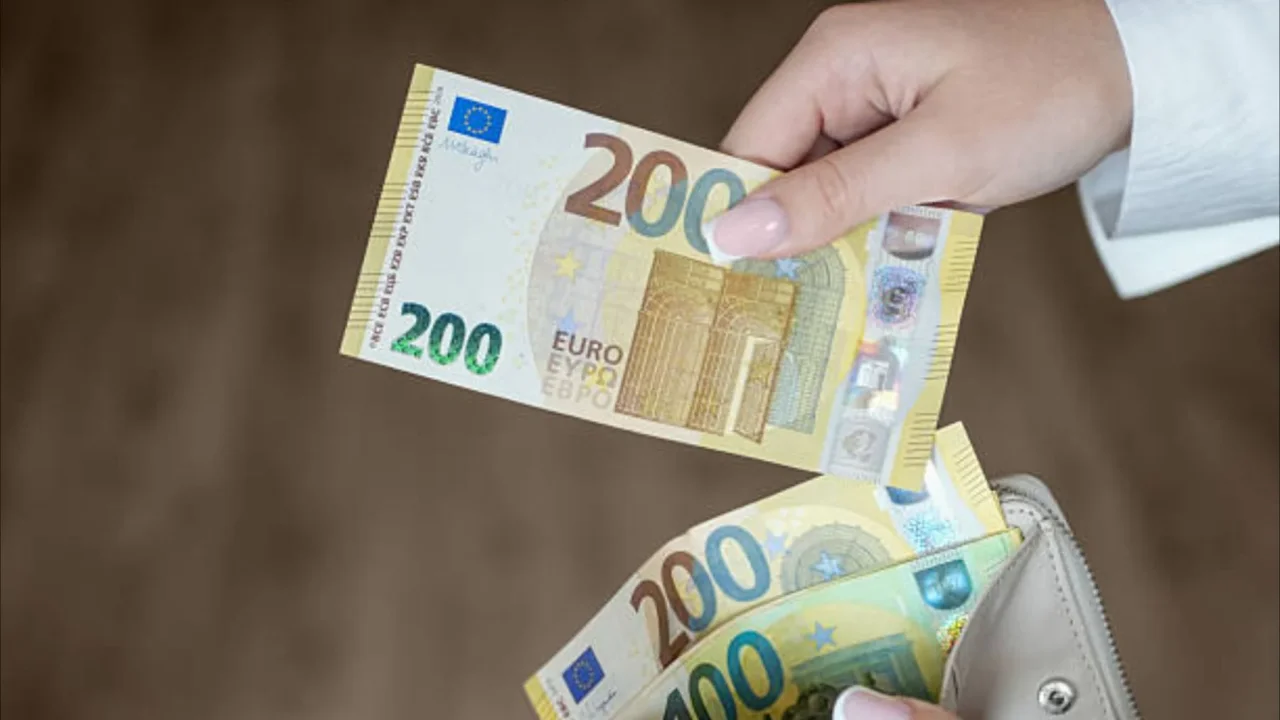 la-ayuda-a-padres-espaoles-de-200-euros-mensuales