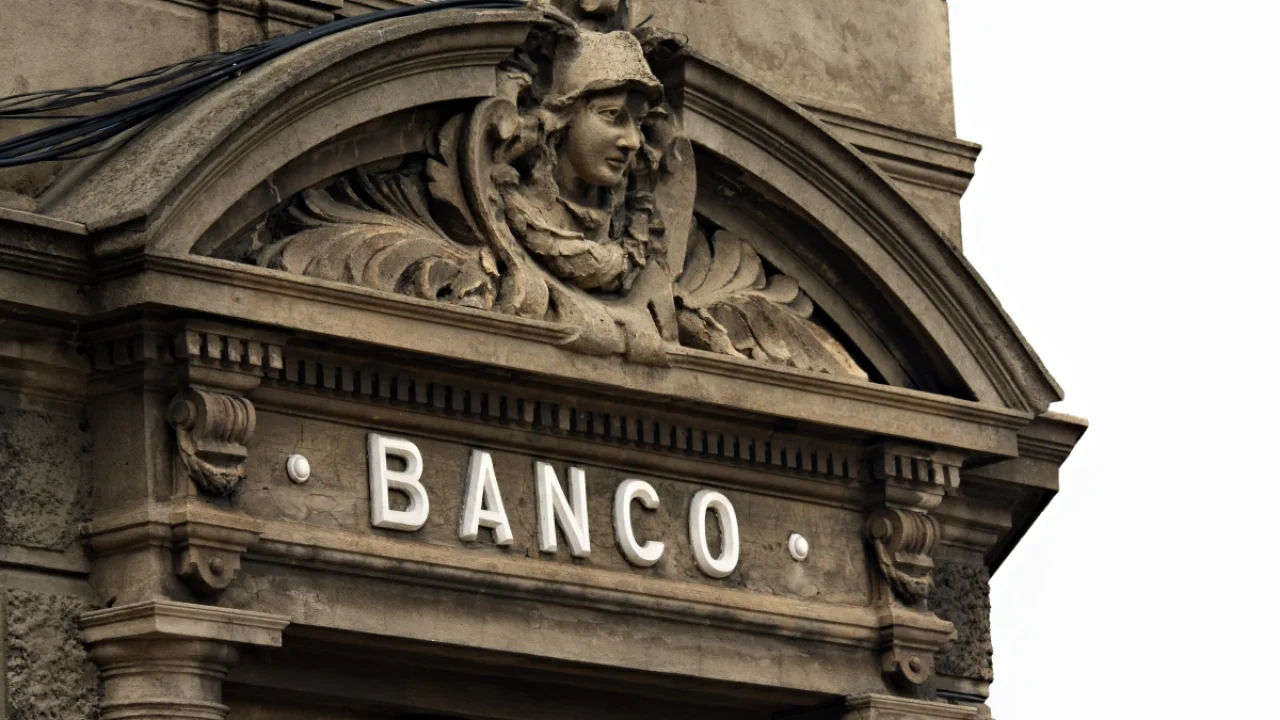 lo-que-nadie-te-dice-sobre-cambiar-de-banco-el-err