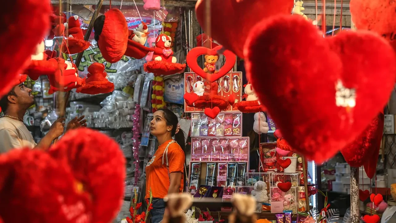 major-retailers-are-quietly-slashing-valentines-da