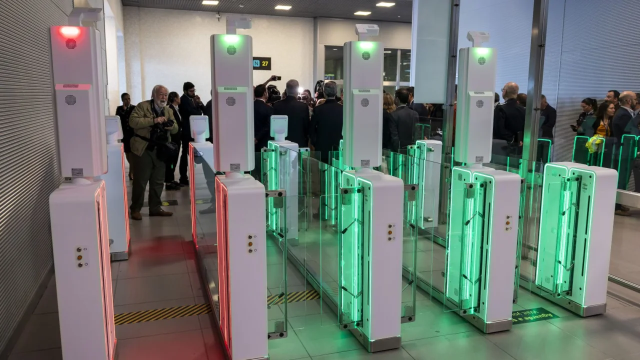 new-eu-rules-could-ban-british-travelers-from-port