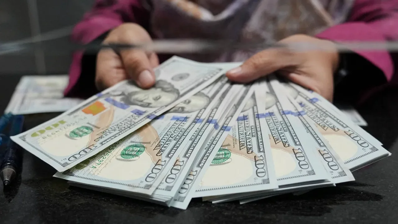 new-retirees-are-making-one-costly-mistake-in-thei