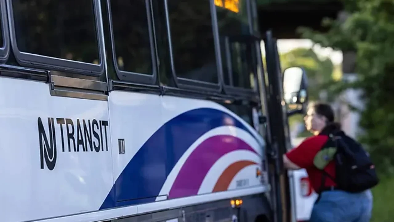 nyc-mayor-quietly-announces-free-public-transport