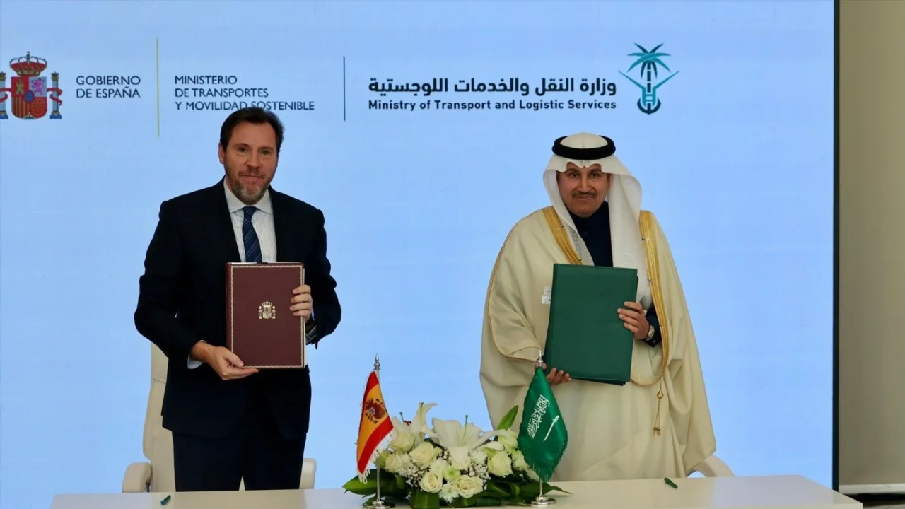 renfe-renueva-su-millonario-contrato-del-ave-a-la