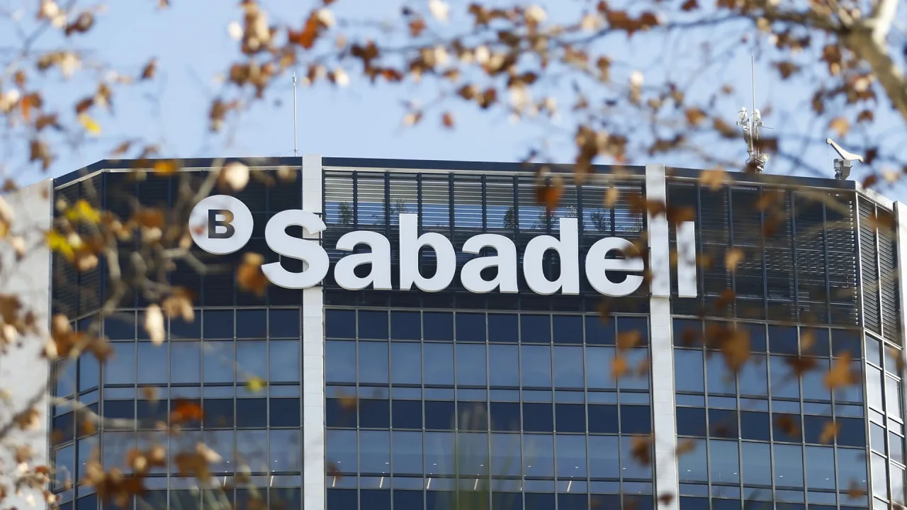 sabadell-recorta-a-la-mitad-el-inters-de-su-cuenta