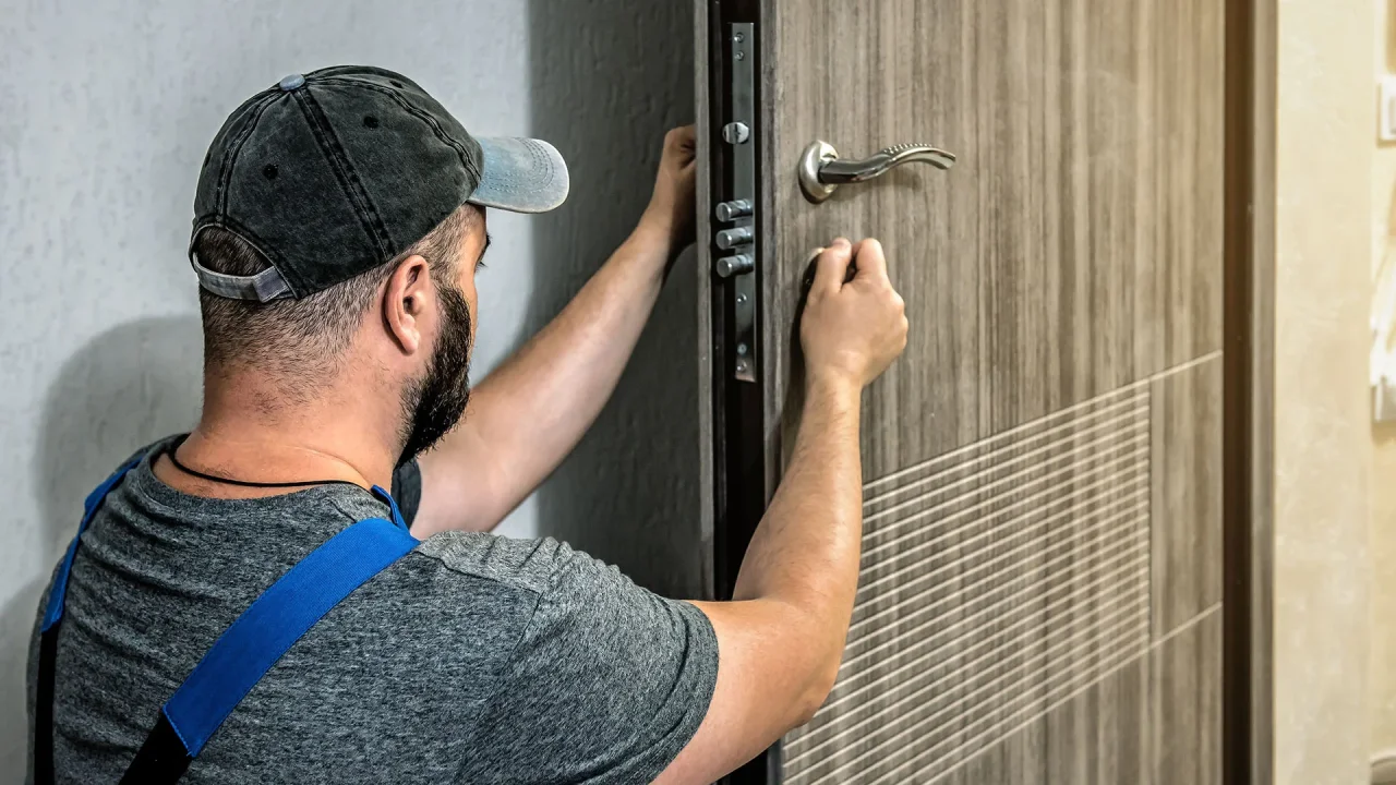 snchez-gasta-18190-euros-en-puertas-antiokupas-mie