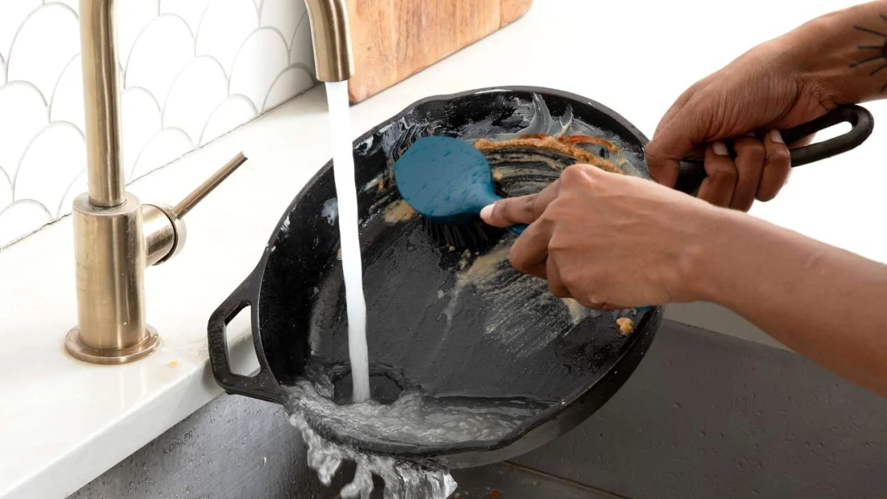 this-cookware-reset-trick-with-oxo-and-lodge-tools