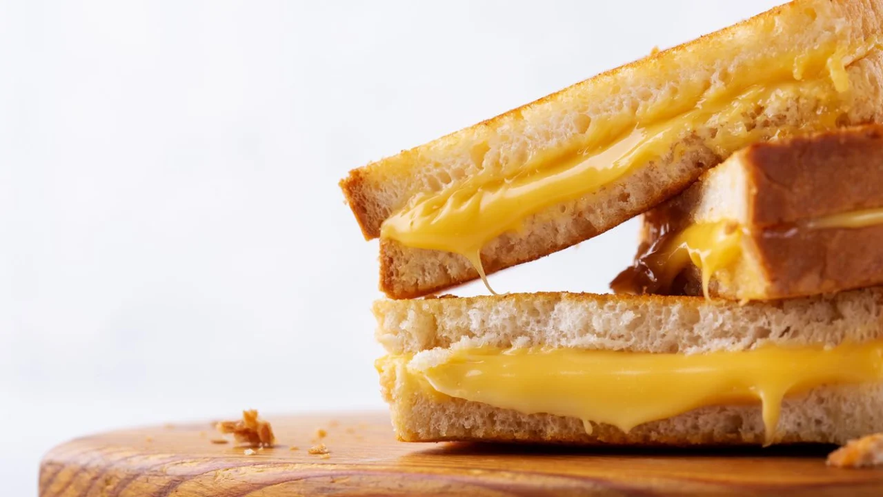 this-grilled-cheese-condiment-trick-from-my-mom-ch