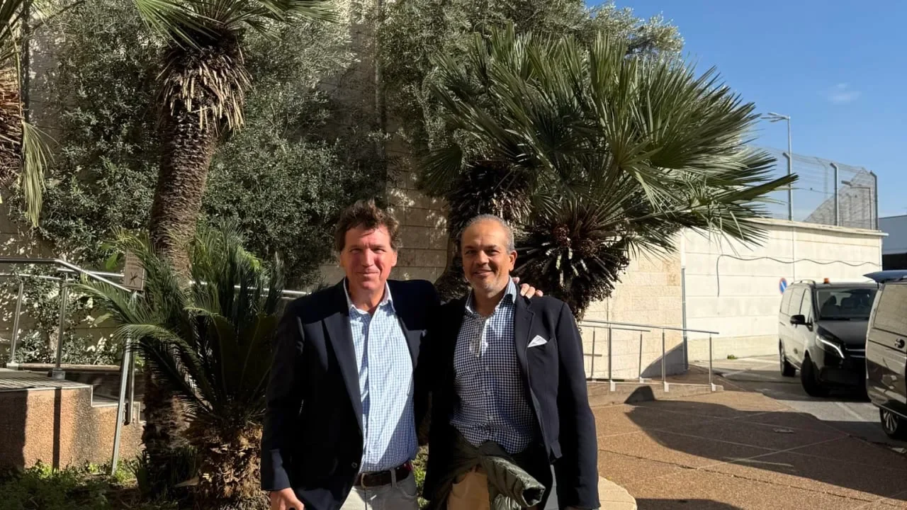 tucker-carlson-refused-to-leave-israel-airport-unt